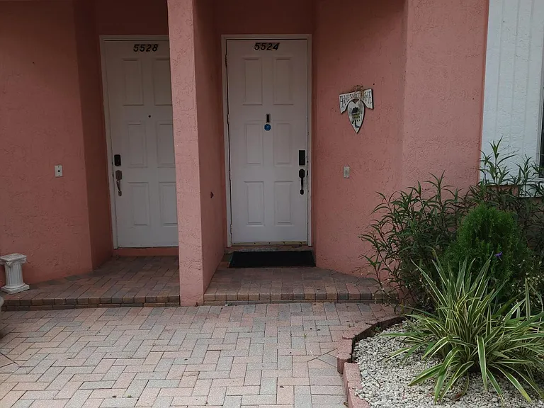 5524 Boynton Gardens Dr — Photo 1