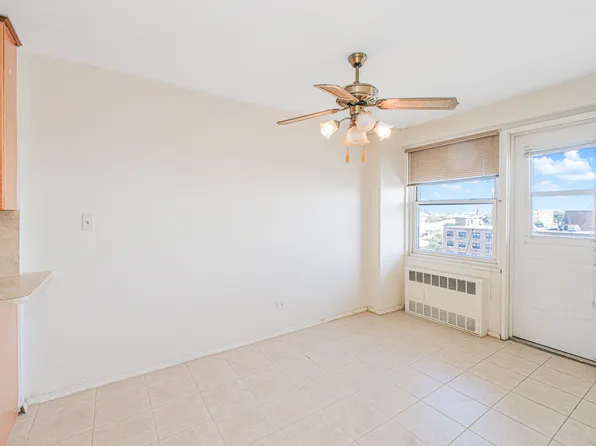 2630 Cropsey Avenue image 5 of 21