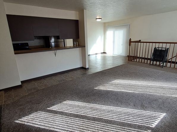 465 Simpson Ave APT 12