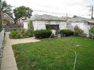 2nd image of 3532 N Oak Park Ave