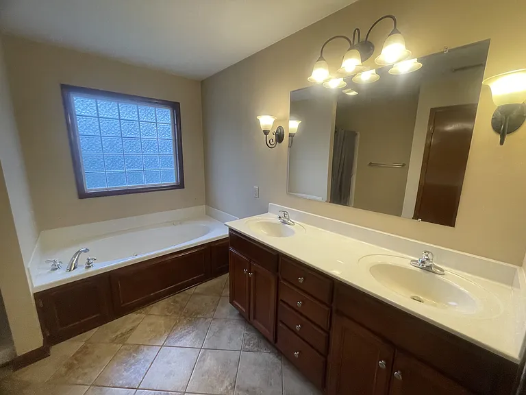 1185 Eller Wood Dr — Photo 28