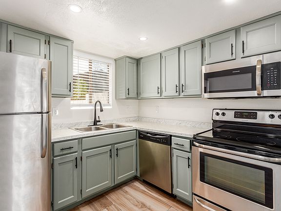 3rd image of 736 S Farmer Ave APT 2