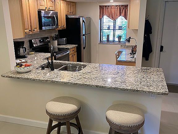 4th image of 754 Avenida Estancia #159