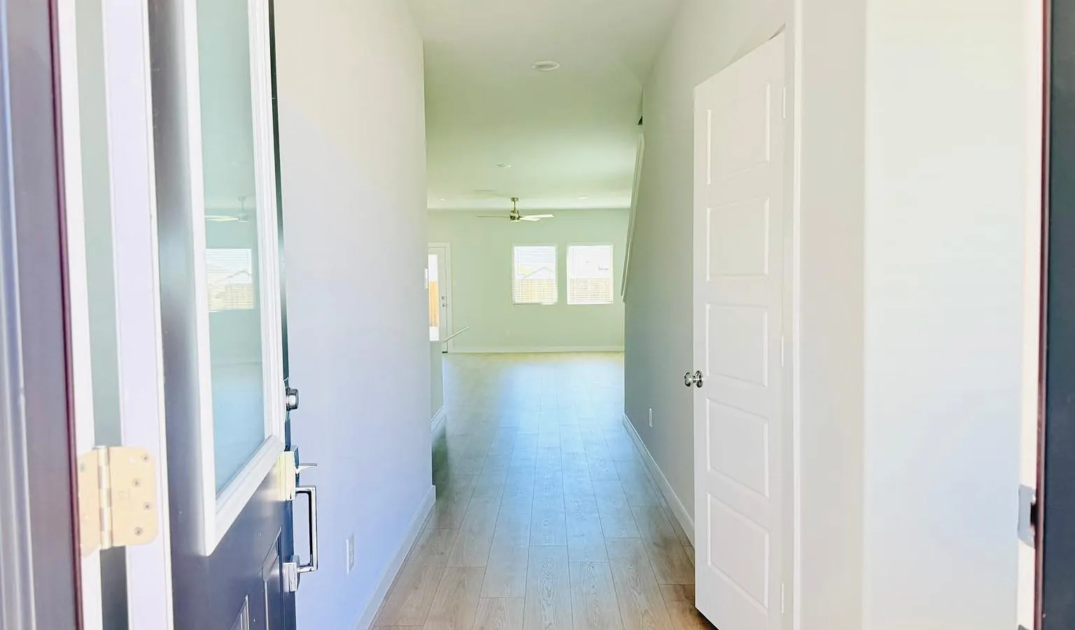 4 bed, 2.5 bath, 2311 sqft, $2,450 — Photo 4