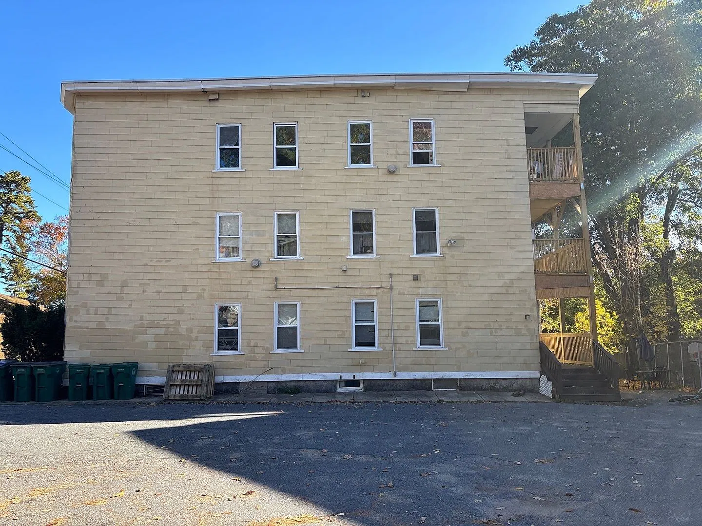 224-228 Laurel St — Photo 1