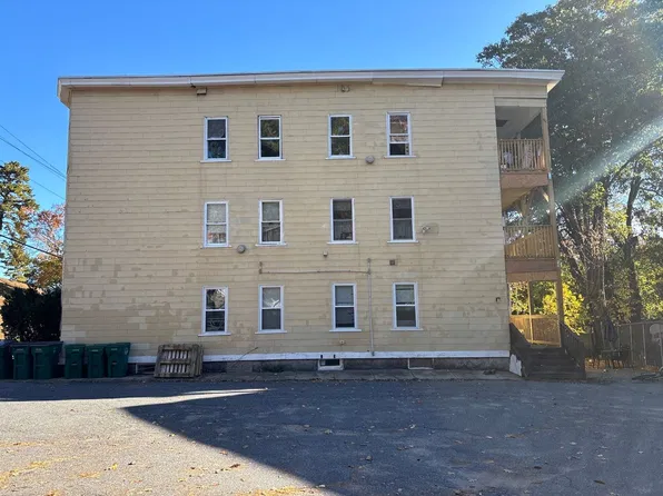 224 Laurel St Floor 3, Fitchburg, MA 01420