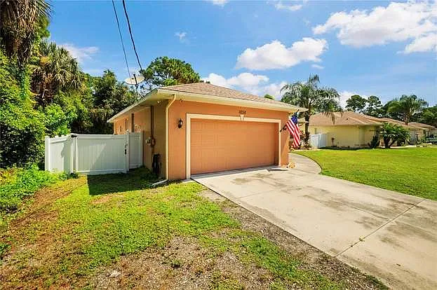 1858 Norvell Ave — Photo 93