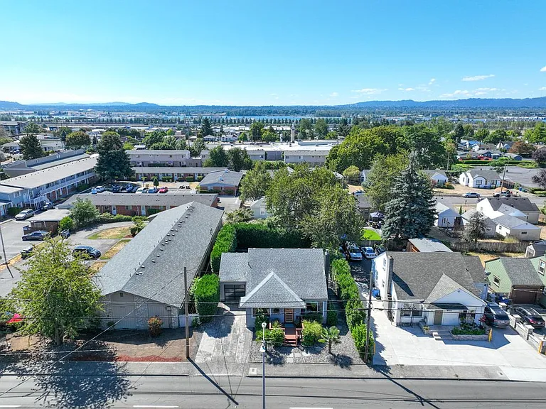 2407 E Mill Plain Blvd — Photo 41