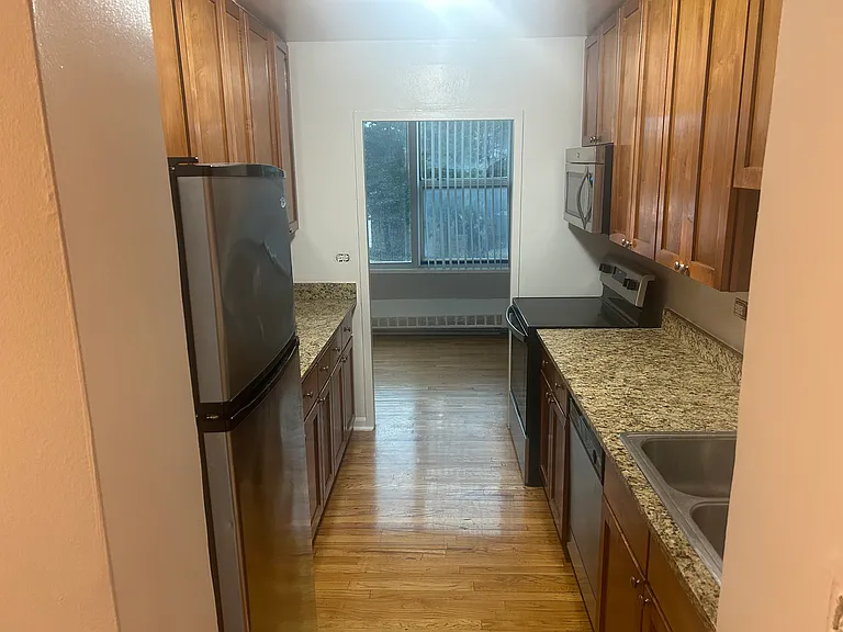 5649-50 N Sheridan Rd #2A — Photo 3