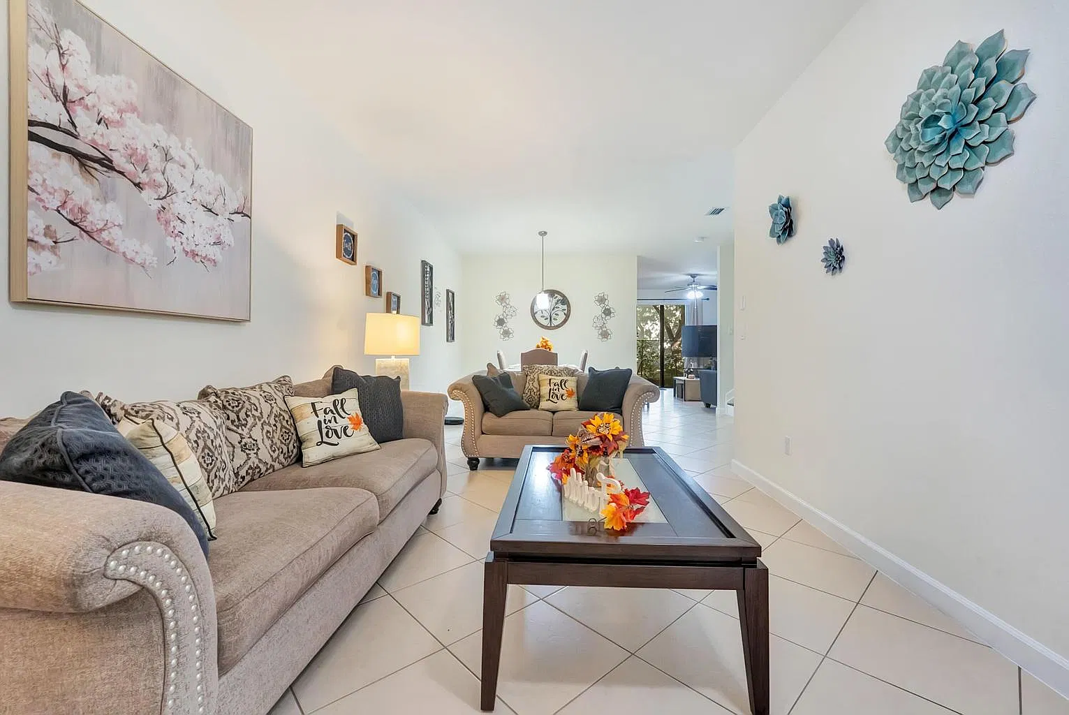 3 bed, 2.5 bath, 1466 sqft, $3,500 — Photo 2
