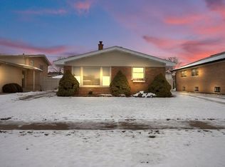 10517 S Lawler Ave, Oak Lawn, IL 60453
