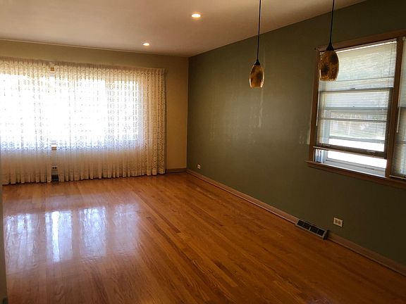Dinning room / Living room - open floor