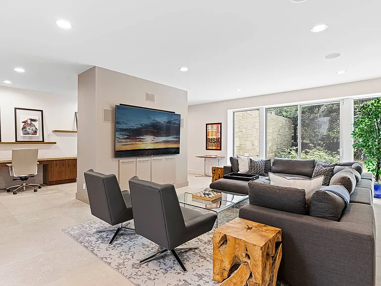 7 Rolling Wood Ln — Photo 27