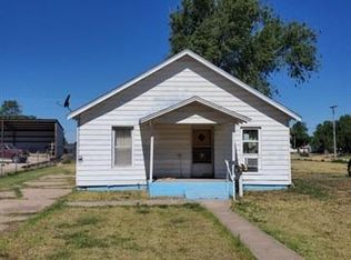 309 S Main St, Hugoton, KS 67951