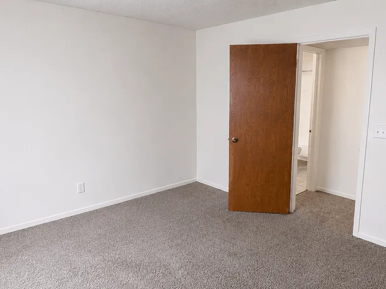 Candlewyck Apartments — Photo 54