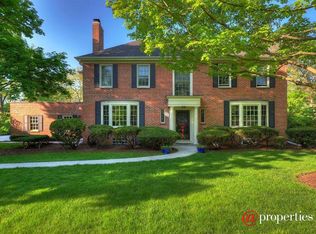 221 Shenstone Rd, Riverside, IL 60546