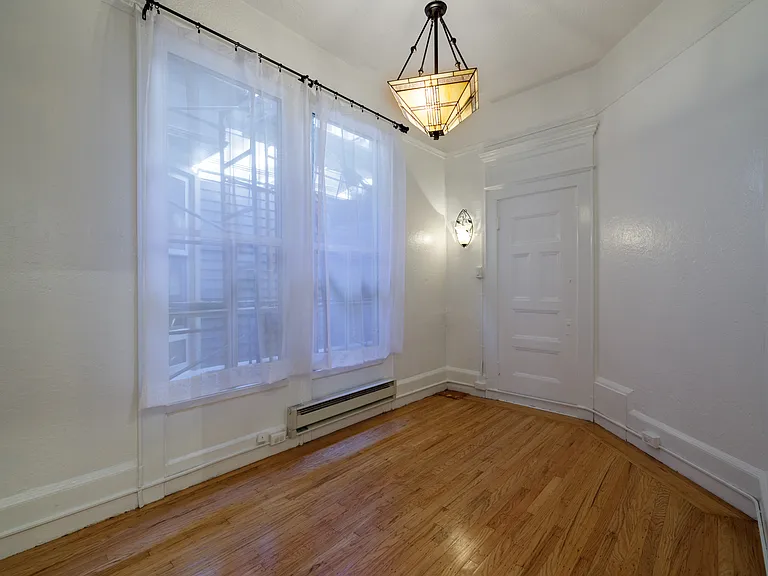 1809 Broadway #2 — Photo 8