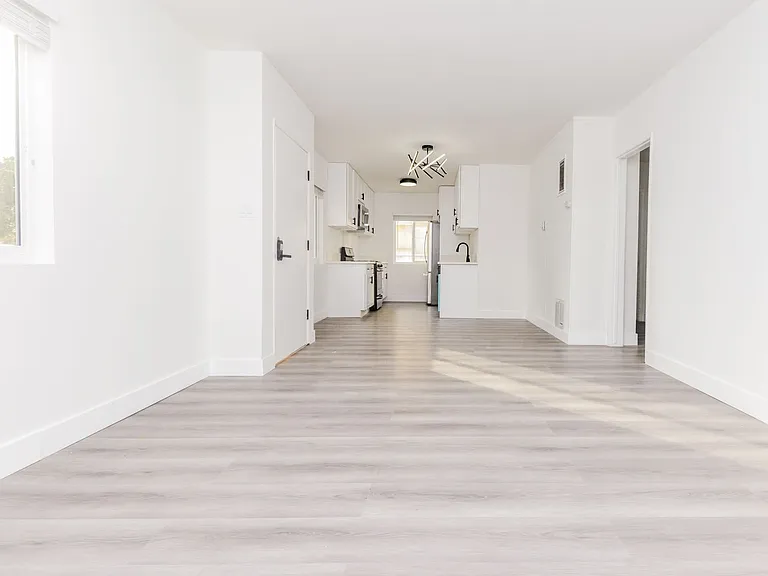 Pullman Lane Residences — Photo 6