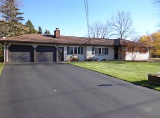 1104 Five Mile Line Rd, Webster, NY 14580