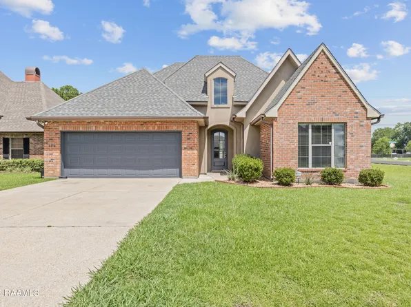 300 Bentgrass Dr, Lafayette, LA 70508