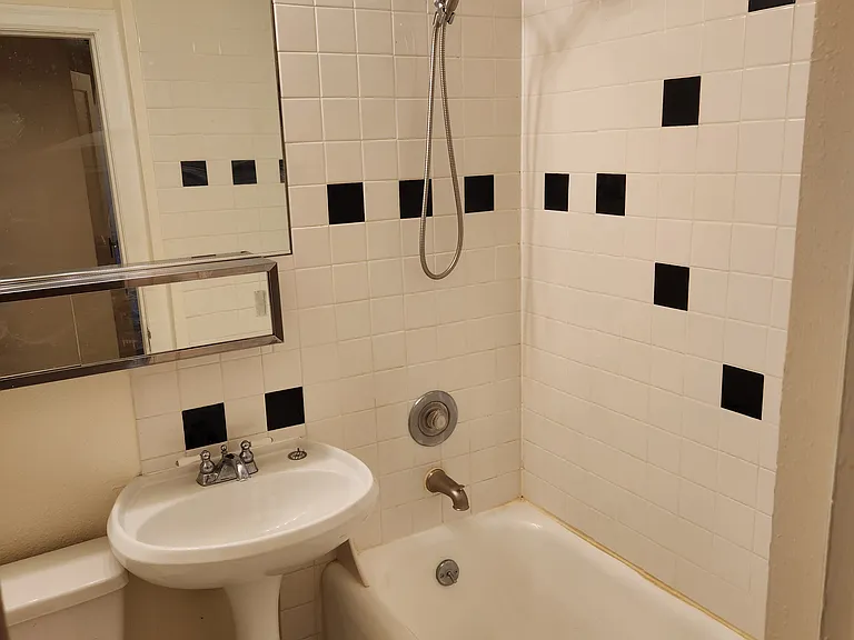 2329 10th Ave E #301 — Photo 11