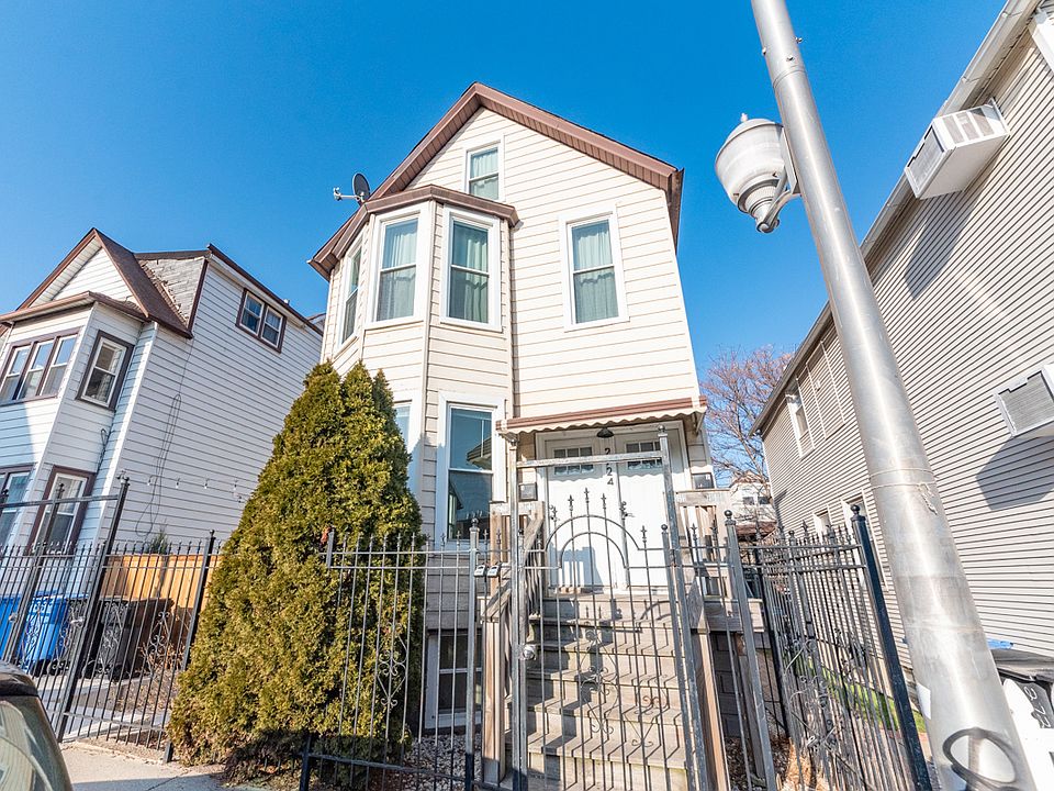 1st image of 2724 W Prindiville St #1