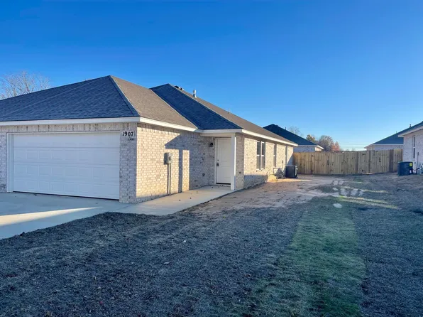 1908 Cypress St, Wagoner, OK 74467