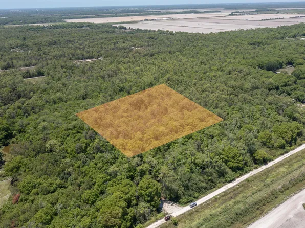 Lager Ln, Naples, FL 34114