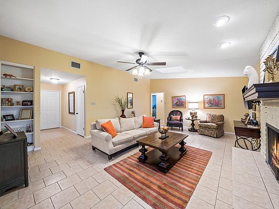 2nd image of 132 Caribou Ln