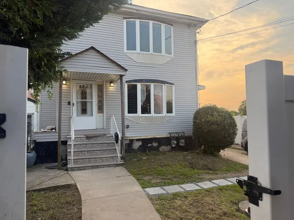 222 Amber St, Brooklyn, NY 11208