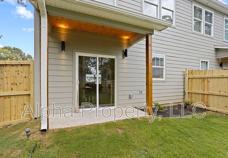 5 McDade St #B — Photo 22