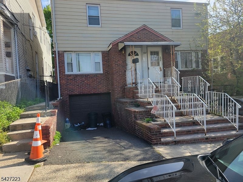 1st image of 207 Williamson Ave