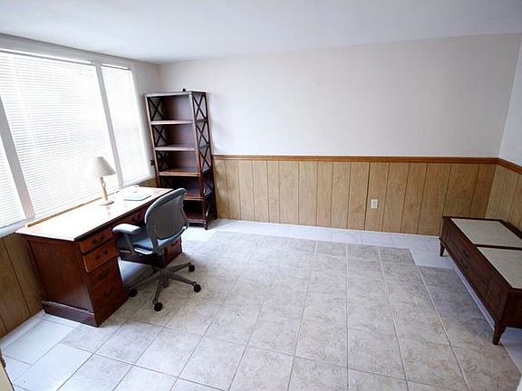 5th image of 4608 W Paxton Ave