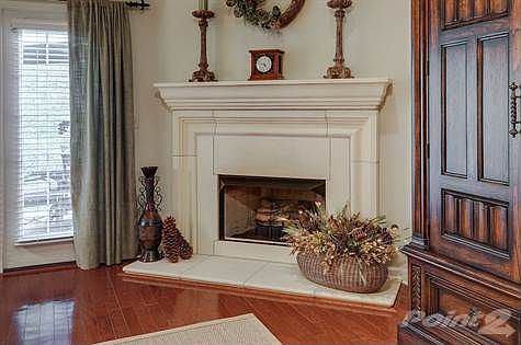 5th image of 250 Windsor Terrace Dr