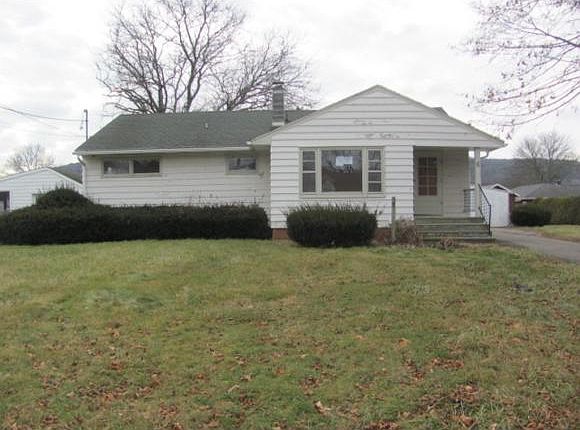 1st image of 6 Leslie Ave