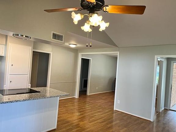 4th image of 13602 Lynnwood Ln