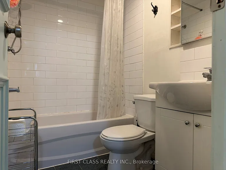 366 Lippincott St #1A — Photo 12