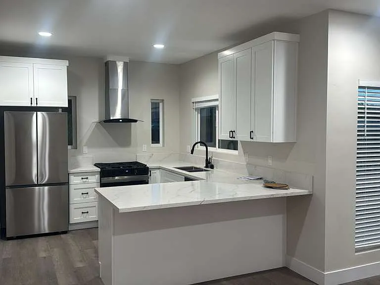 222 S Lincoln Ave S — Photo 1