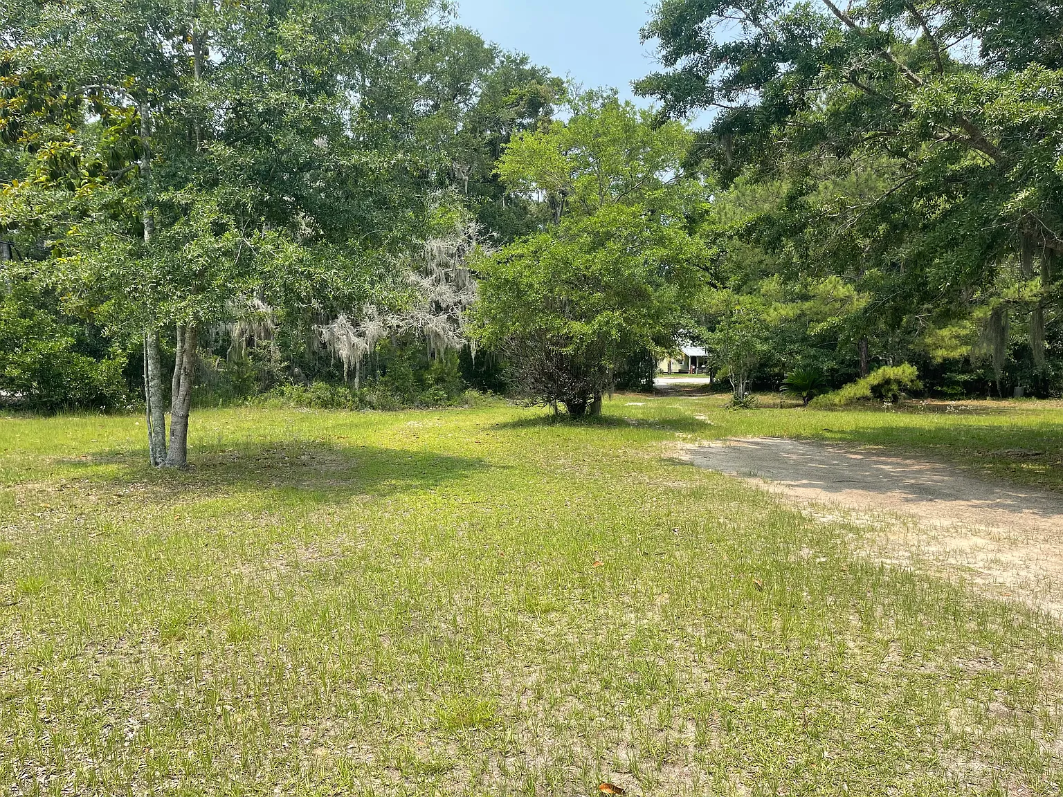3 bed, 1248 sqft, $2,400 — Photo 3