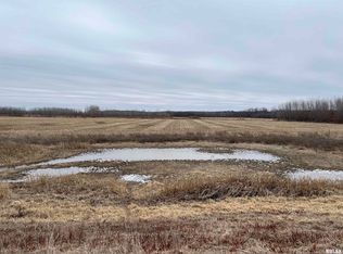 E Ray Rd, Lewistown, IL 61542