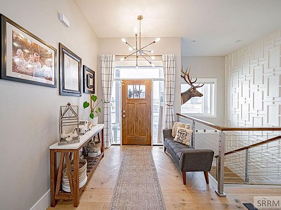 5th image of 1101 Castle Pines Rd