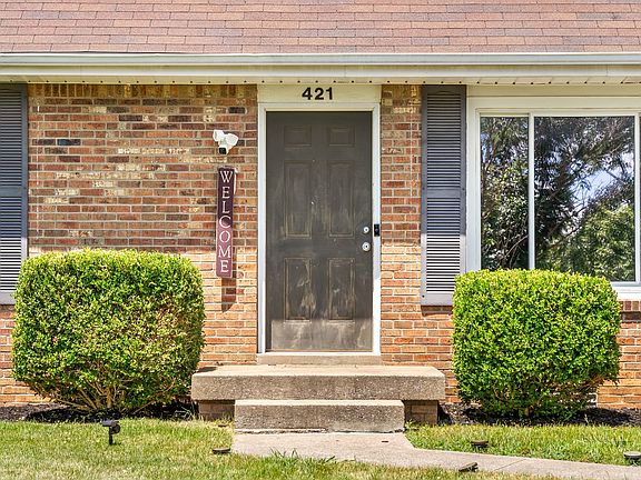 4th image of 421 Helton Dr