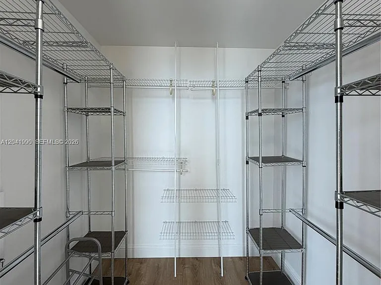185 SW 7th St #3200 — Photo 9