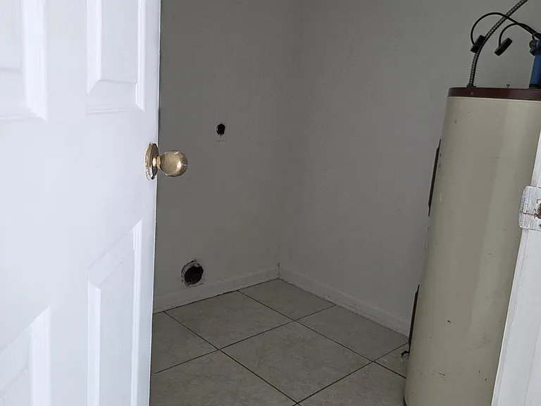945 Ruth Dr — Photo 4