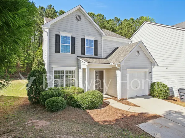9461 Lakeview Rd, Union City, GA 30291