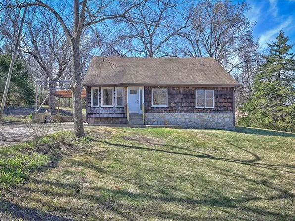 8448 Manchester Ave, Kansas City, MO 64138