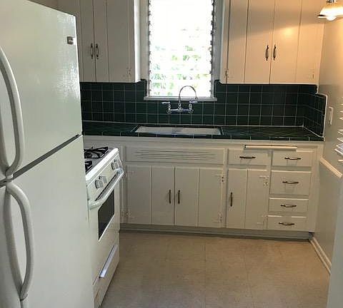 3rd image of 812 21st St APT E