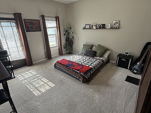 4th image of 930 Lexington Ave