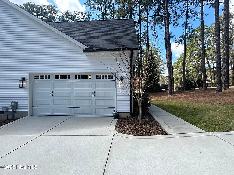 22 Starlit Ln — Photo 2