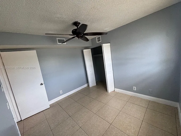 4519 Treehouse Ln #H — Photo 8